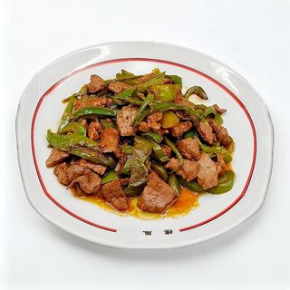 Ternera con pimientos verdes