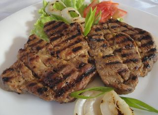 Свинска вратна пържола (250г)