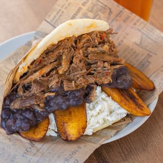 Arepa De Pabellon Criollo