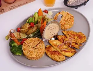Plat Chicken Saucy