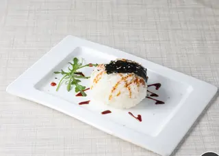 193 Onigiri salmone