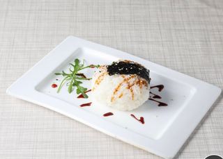 193 Onigiri salmone