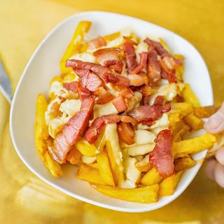 Batata frita com Queijo e Bacon