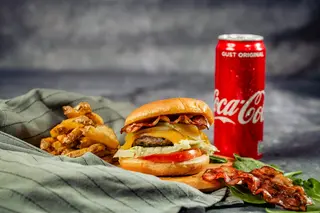 Combo Cowboys Signature, fries (portie medie) & drink
