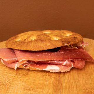 Schiacciata toscana *no glutine* con speck