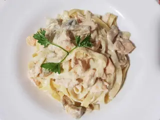 Tagliatelle Al Salmone