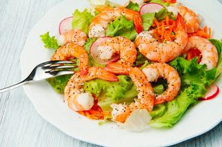 Ensalada de gambas