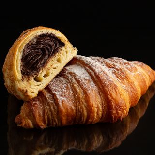 Круасан з шоколадом (120г)