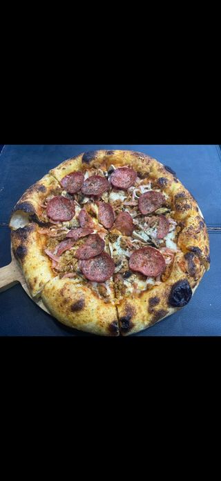 Pizza LA CARNIVORE + boisson 