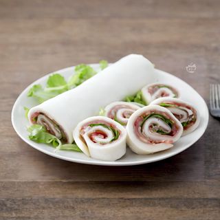 Sfoglia di fior di latte con crudo e rucola gr 500