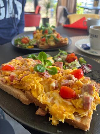 Kajgana sa šunkom i sirom