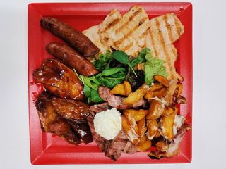 Mesni plato za dve osobe - aromatizovani krompir