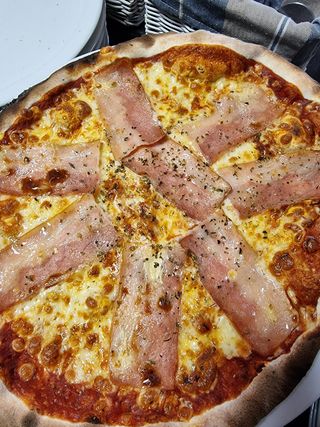 Pizza Carbonara