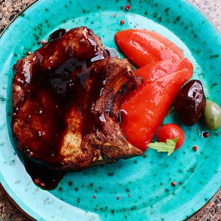 Стейк зі свинини на кістці в Медово-гірчичному соусі (ЗА 100 г ВАГОВА СТР)!