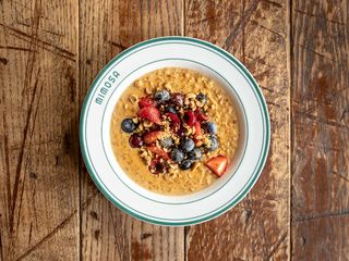 Вівсяна каша з фруктами (300г)