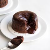 Fondant Au Chocolat Avec Une Boule De Glace