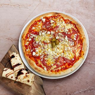 Kraljevska pizza 32 cm +  Palačinke Eurokrem (2 kom)