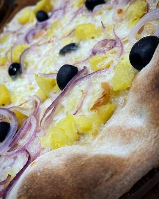 PIZZA AL PIATTO BIANCA -  PATATE E CIPOLLA