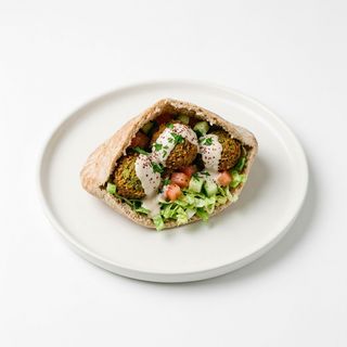 Pita falafel z warzywami