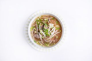 Zupa Pho ze smażona wołowina poj 1l