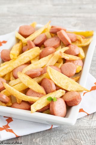 Patatine fritte e würstel