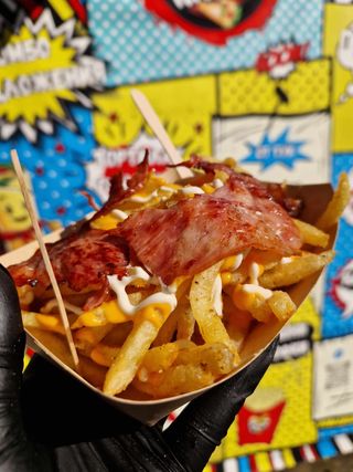 Порция картофки с чедър и бекон (160г)