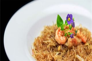 P13. Spaghetti di soia con gamberi