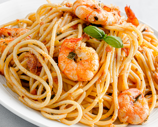 Spaghetti Camarão e Legumes