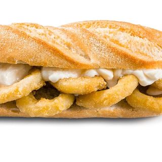 Bocata Calamares PYT con Alioli