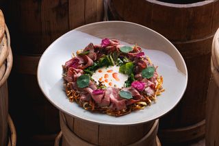 Телятина в соусі із чорноморською копченою рибою (120/60/10 г)