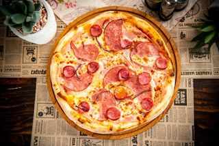 Pizza Ardeleneasca mare