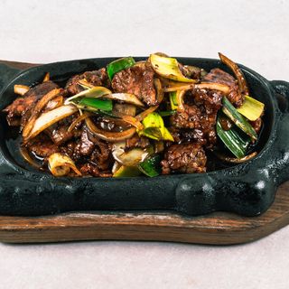 95 Tie-pan mongolsko meso