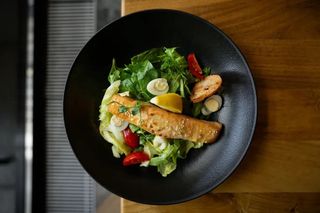 Салат с семгой