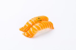 28 Nigiri salmon