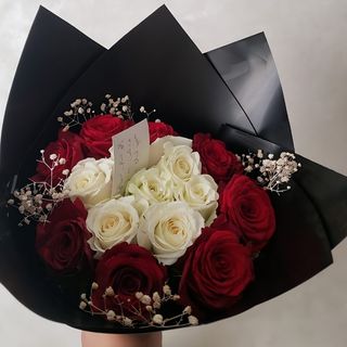 10 Fleurs Rouges Et Blanc