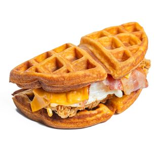EGG & CHICKEN WAFFLE