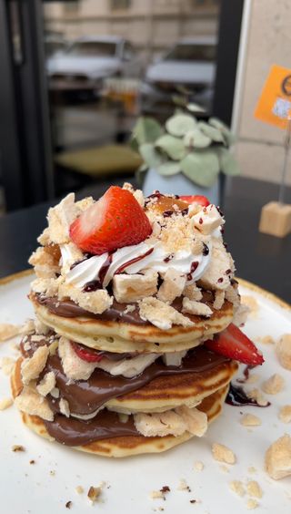 PAVLOVA PANCAKES