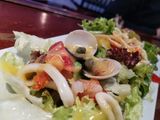 Салата с топъл микс, морски дарове (400 г)