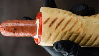 Хот-дог з копченою ковбаскою )