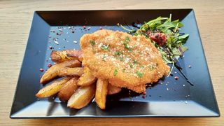 Pollo Parmigiano și cartofi cu rozmarin