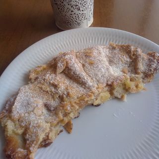 Croissant com Amêndoas