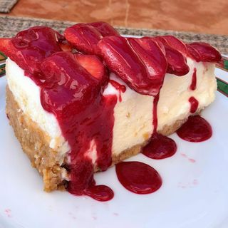 cheesecake strawberry and raspberry
