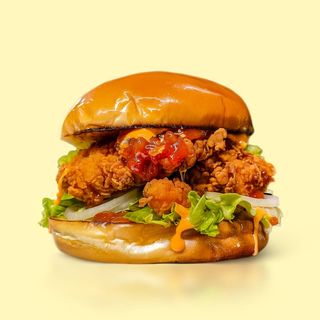 Sweet chilli chicken burger  (BM)