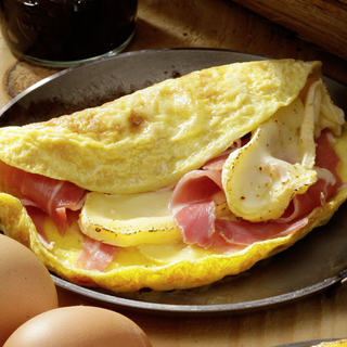 Mkila Omelette Normal ( مقيلة بيض أومليط )