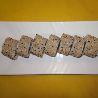 64-Uramaki Surimi, Aguacate, Pepino, Mayonesa Y Sésamo (8 Pzs.)