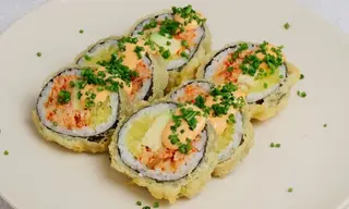 Futomaki sałatka z surimi  -6 szt-