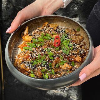 Японський рис з телятиною (350г)