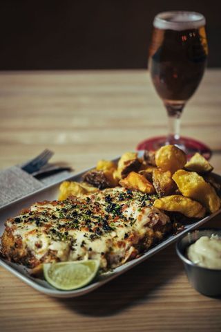 Milanesa A La Napolitana Y Ensaladilla Rusa 
