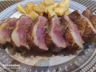 Magret de pato con salsa de frutas