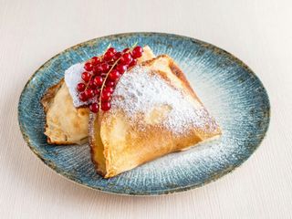 Naleśniki z czekoladą i owocami